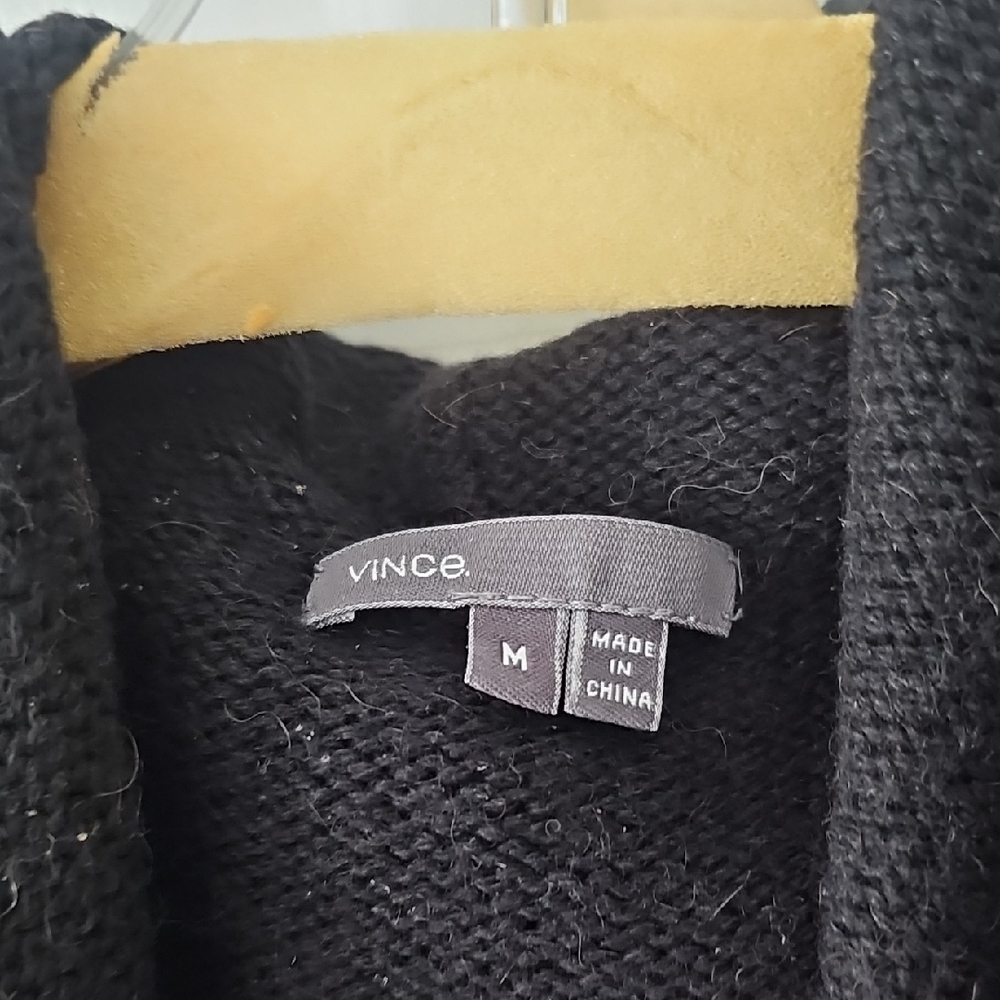 Elegant Vince Black Women's Wool Sweater - Picture 2 of 5